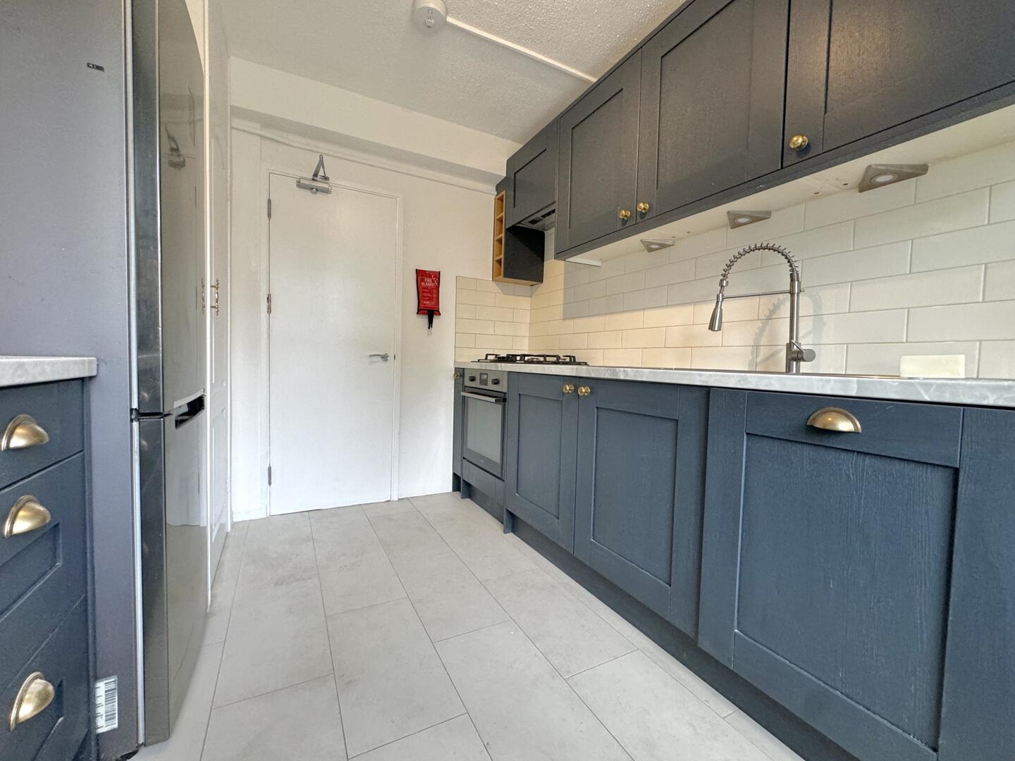 3 bed property in Cornwall Road, London